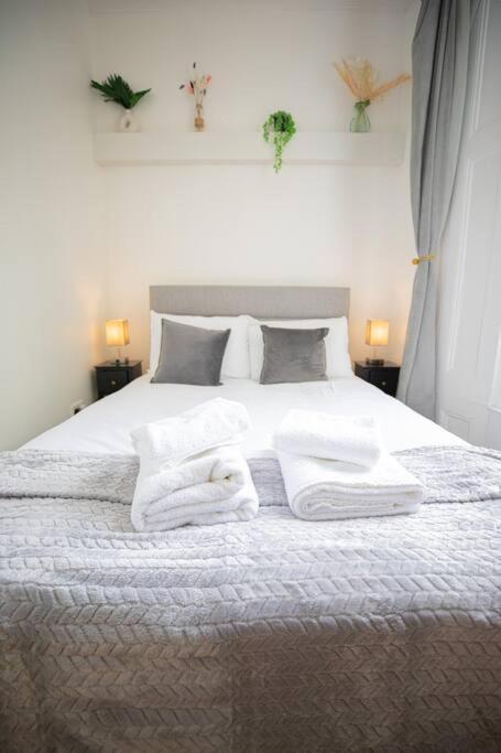Perfect Location 4bed 2 Bath Spacious Londen