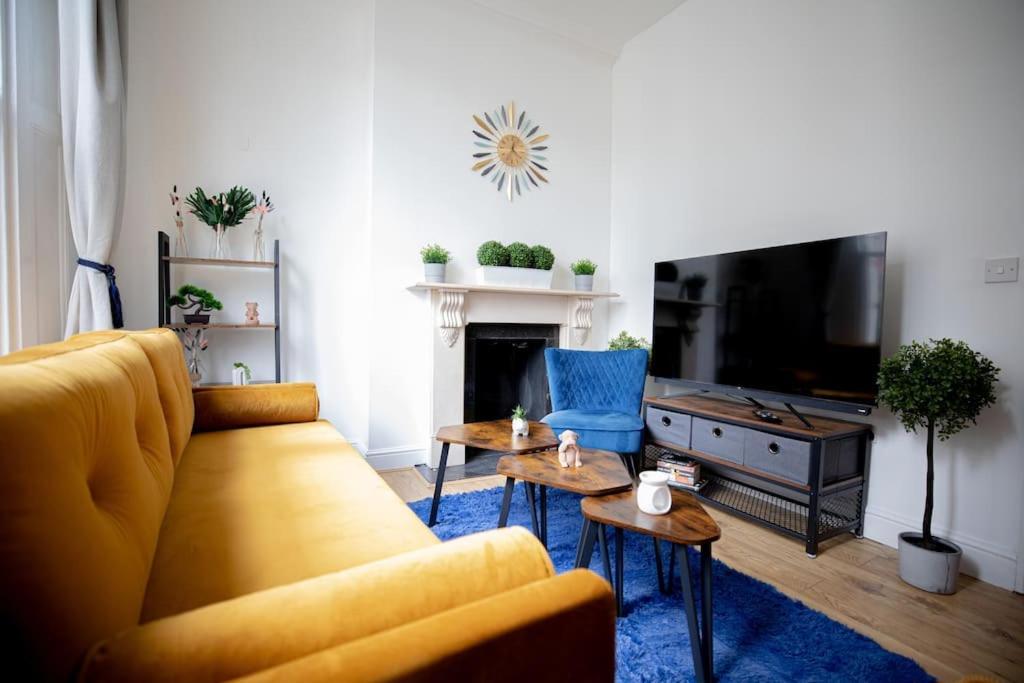 Perfect Location 4bed 2 Bath Spacious Appartement